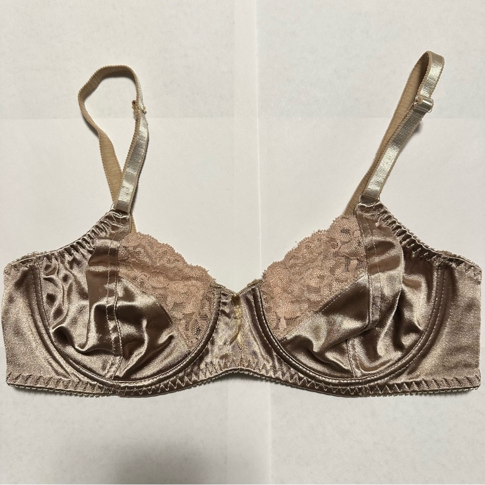 Shiny satin with lace inserts bra size 34C brand unknown vintage Y2K